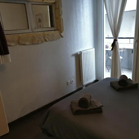 T2 Centre Parking 19 Thonon-o-phil-de-l-eau * Thonon-les-Bains